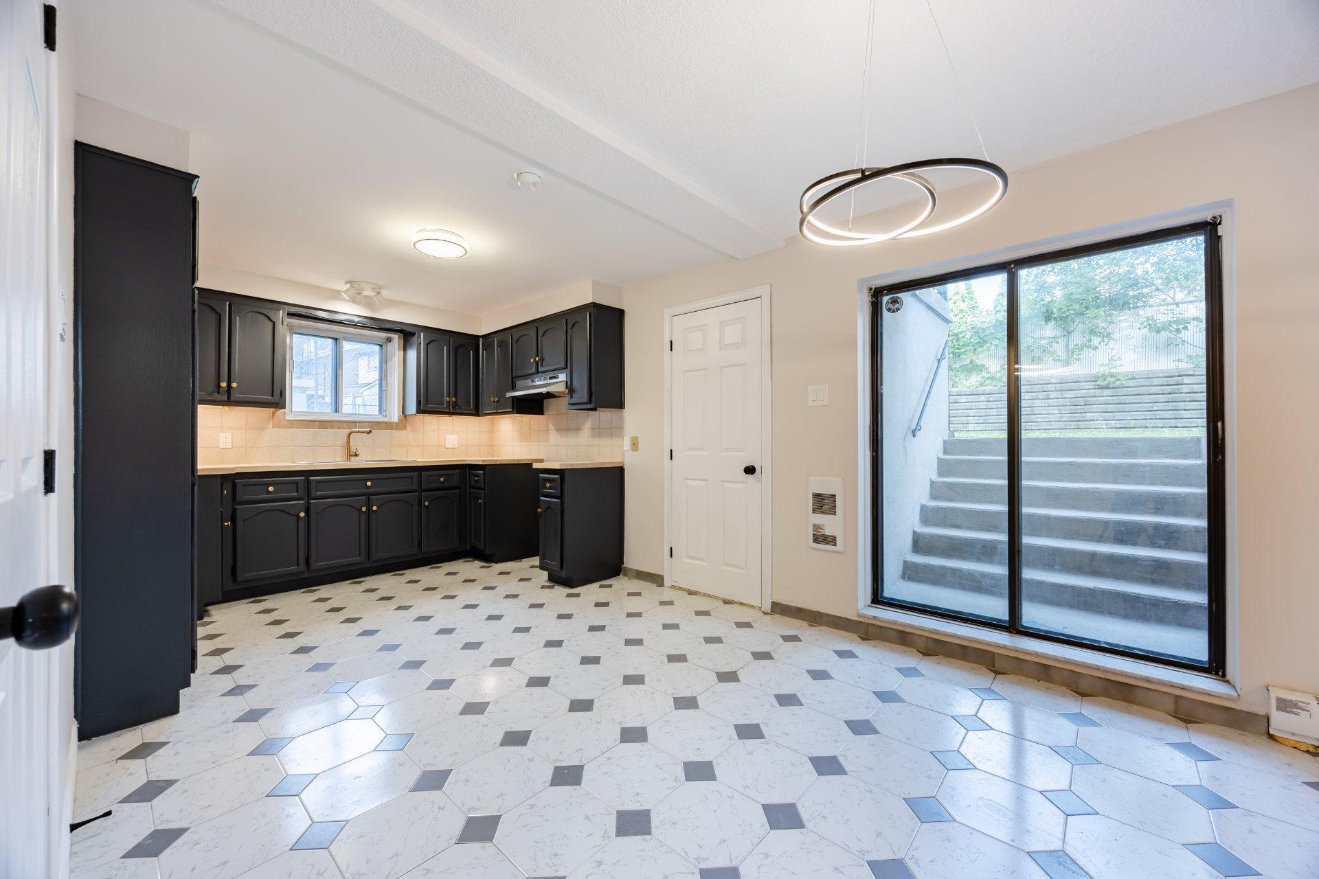 









4412


Boul. des Grandes-Prairies

,
Montréal (Saint-Léonard),




QC
H1R1A1

