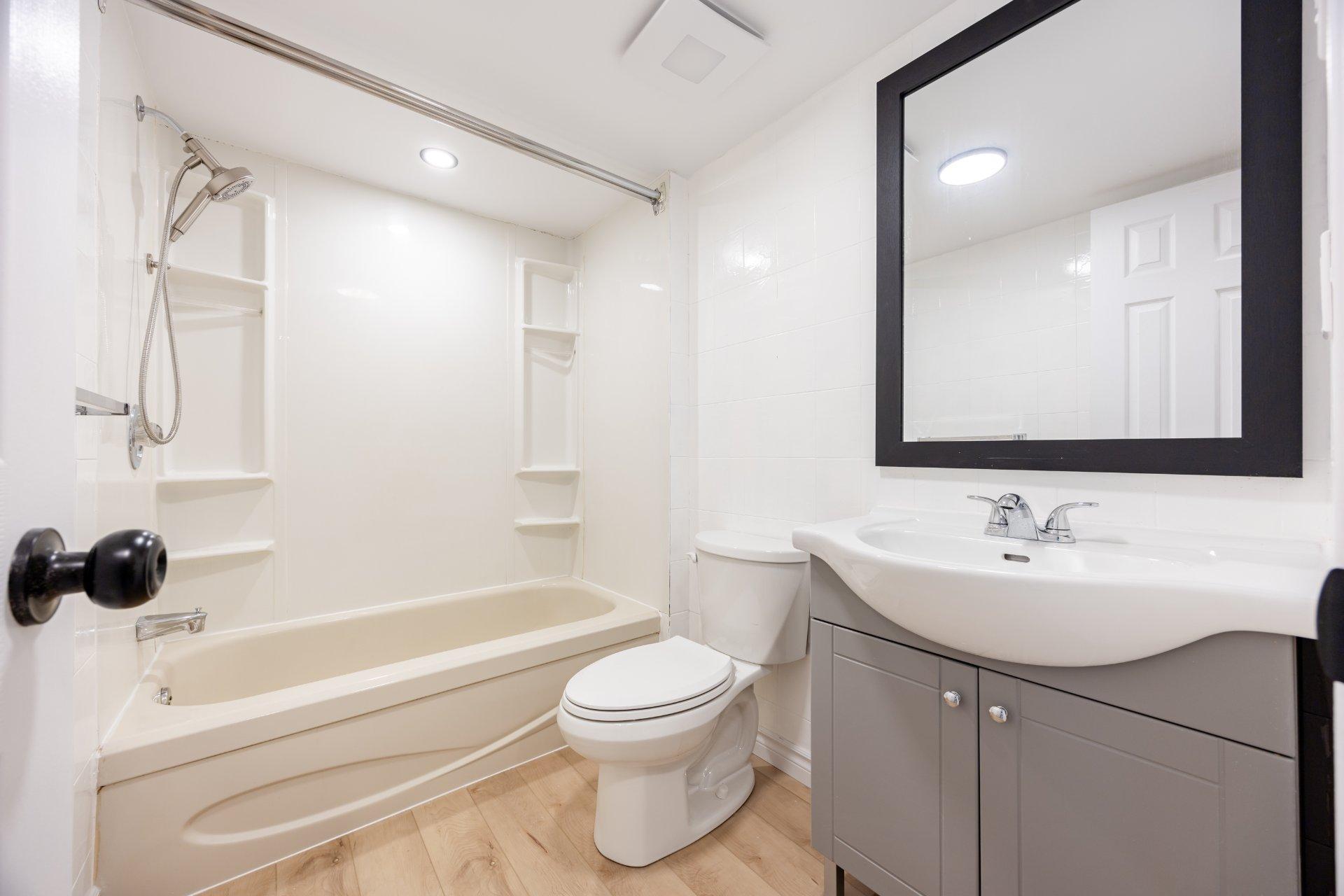 









4412


Boul. des Grandes-Prairies

,
Montréal (Saint-Léonard),




QC
H1R1A1

