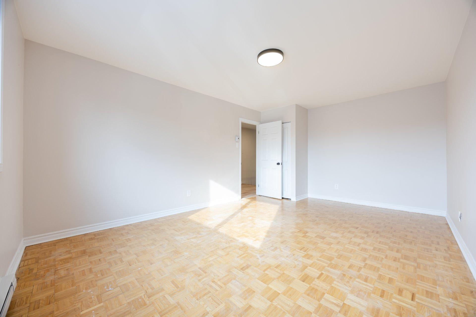 









4412


Boul. des Grandes-Prairies

,
Montréal (Saint-Léonard),




QC
H1R1A1

