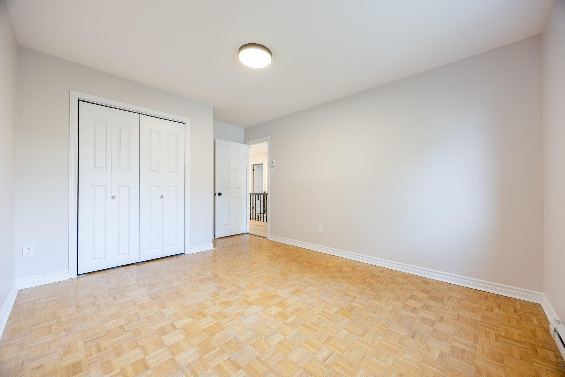 









4412


Boul. des Grandes-Prairies

,
Montréal (Saint-Léonard),




QC
H1R1A1

