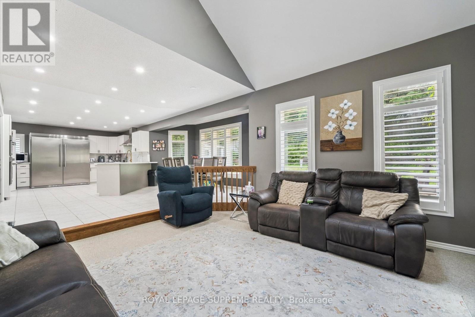 












635 GRAND VIEW AVENUE

,
London South,




Ontario
N6K3G1

