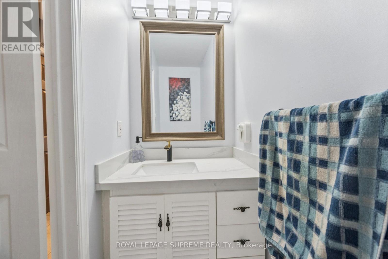 












635 GRAND VIEW AVENUE

,
London South,




Ontario
N6K3G1

