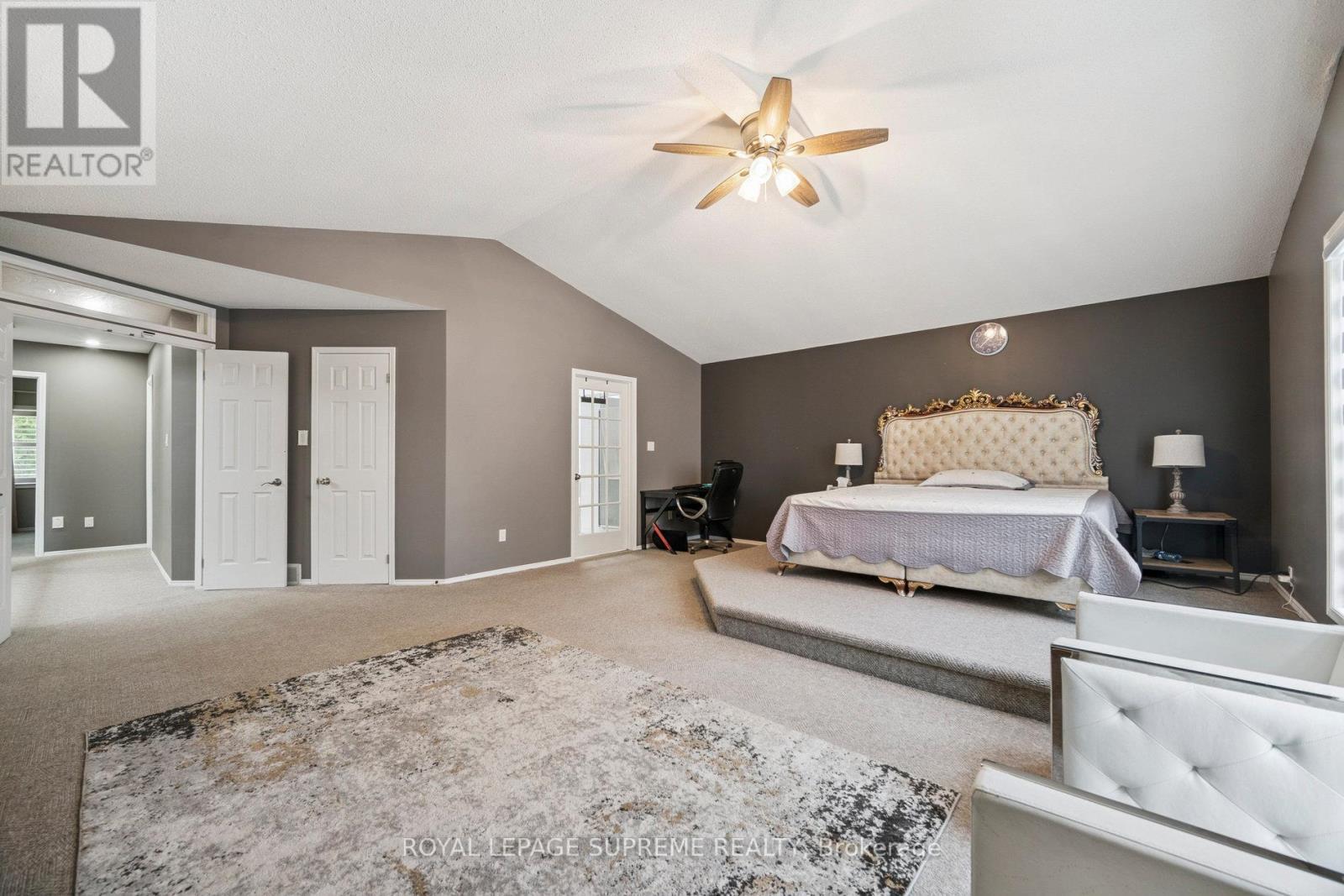 












635 GRAND VIEW AVENUE

,
London South,




Ontario
N6K3G1

