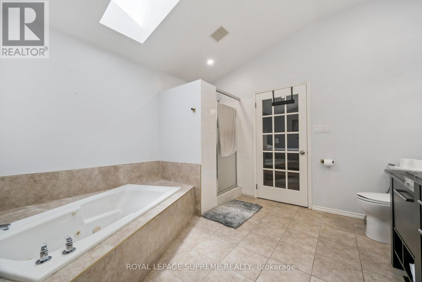 












635 GRAND VIEW AVENUE

,
London South,




Ontario
N6K3G1

