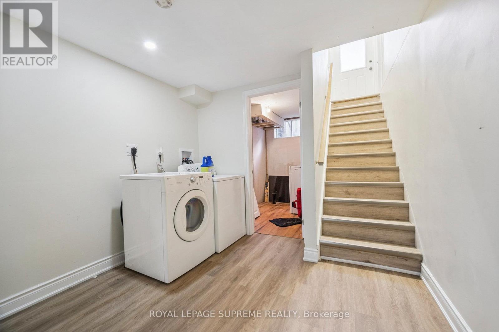 












635 GRAND VIEW AVENUE

,
London South,




Ontario
N6K3G1

