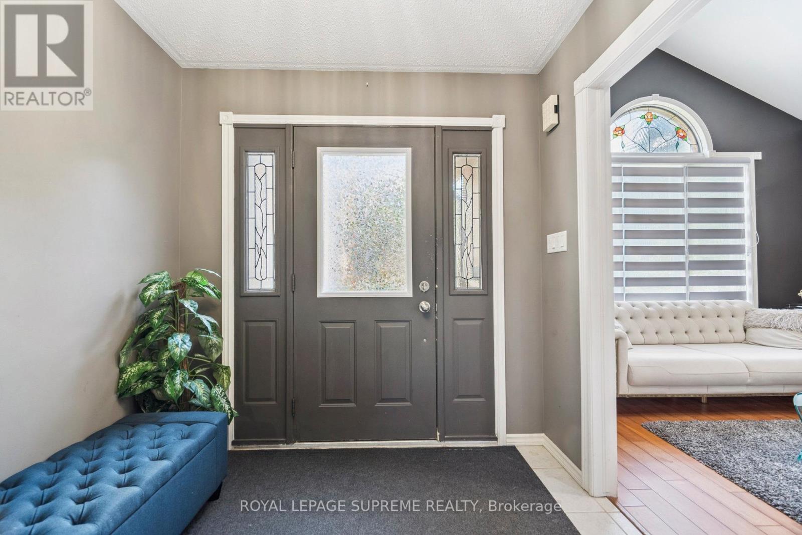 












635 GRAND VIEW AVENUE

,
London South,




Ontario
N6K3G1

