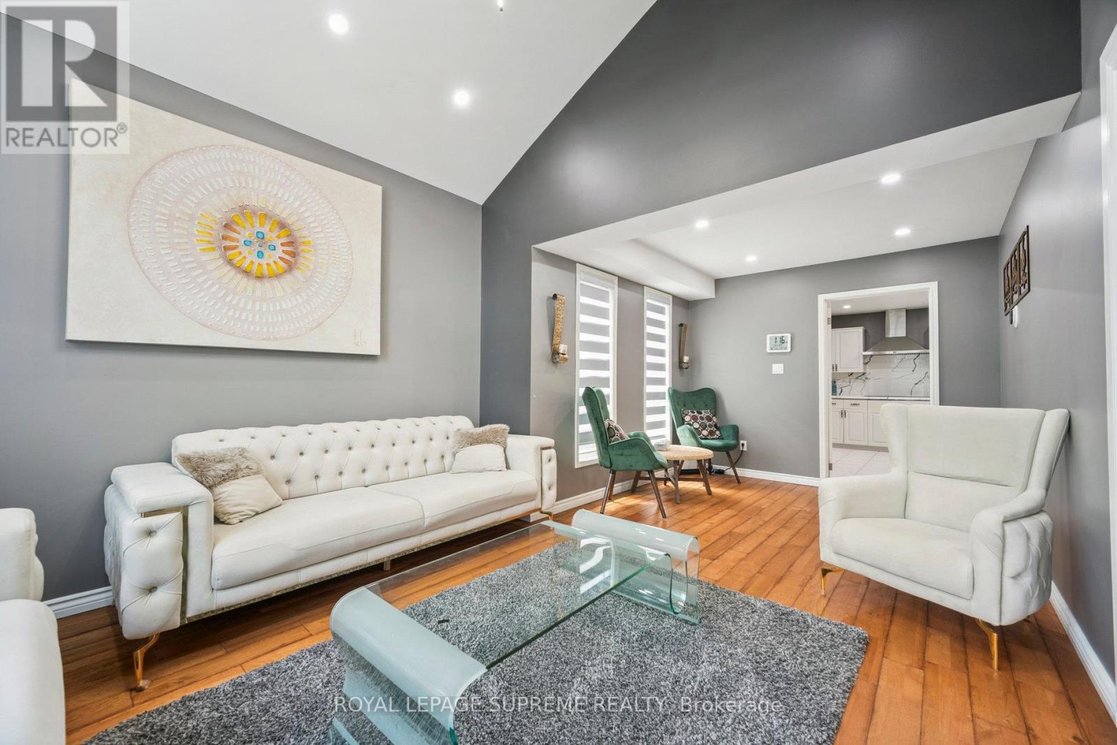 












635 GRAND VIEW AVENUE

,
London South,




Ontario
N6K3G1

