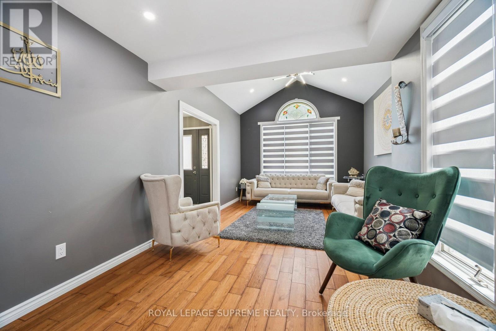 












635 GRAND VIEW AVENUE

,
London South,




Ontario
N6K3G1

