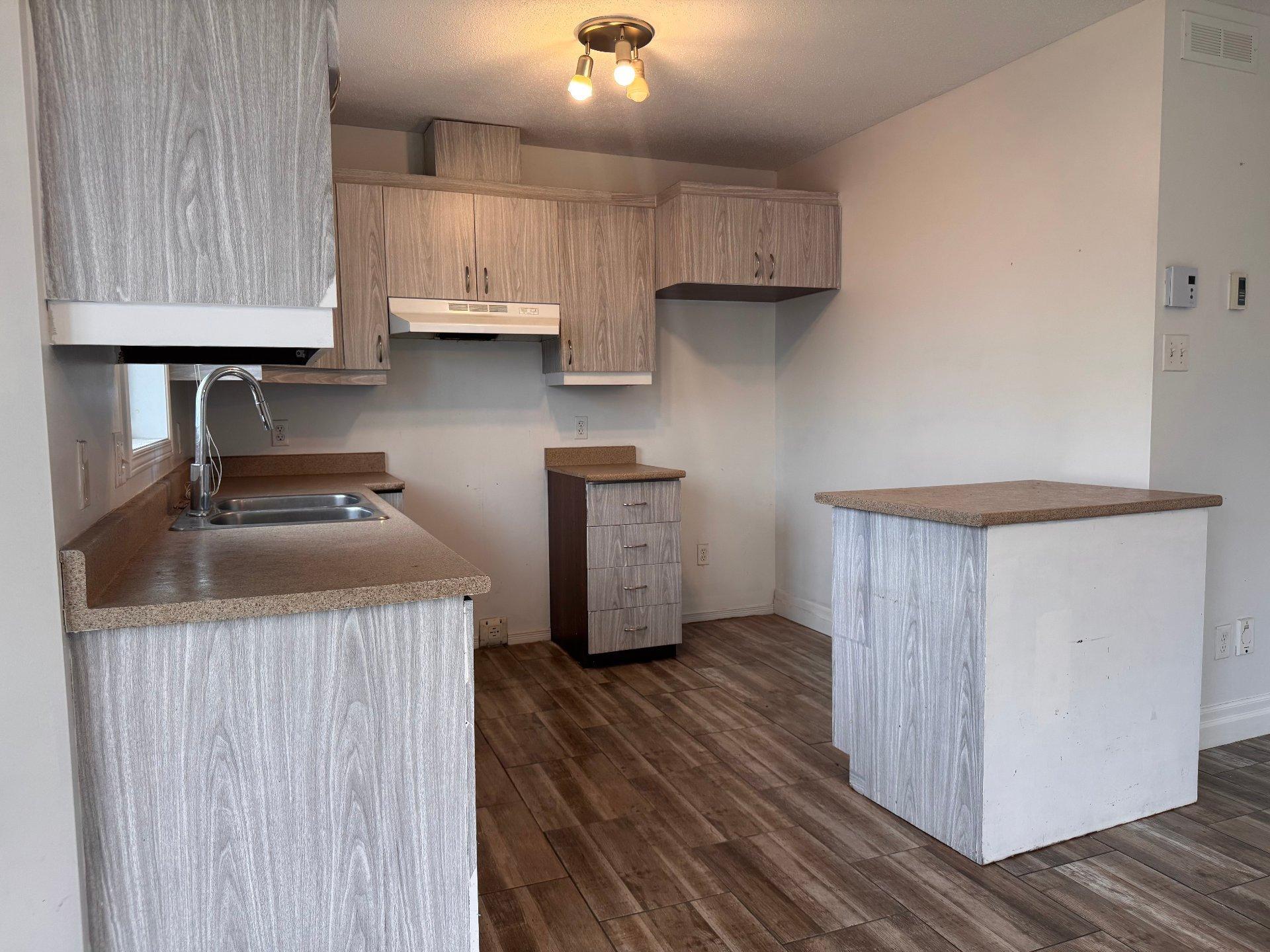 









408


Crois. Edwards

,
Thurso,




QC
J0X3B0

