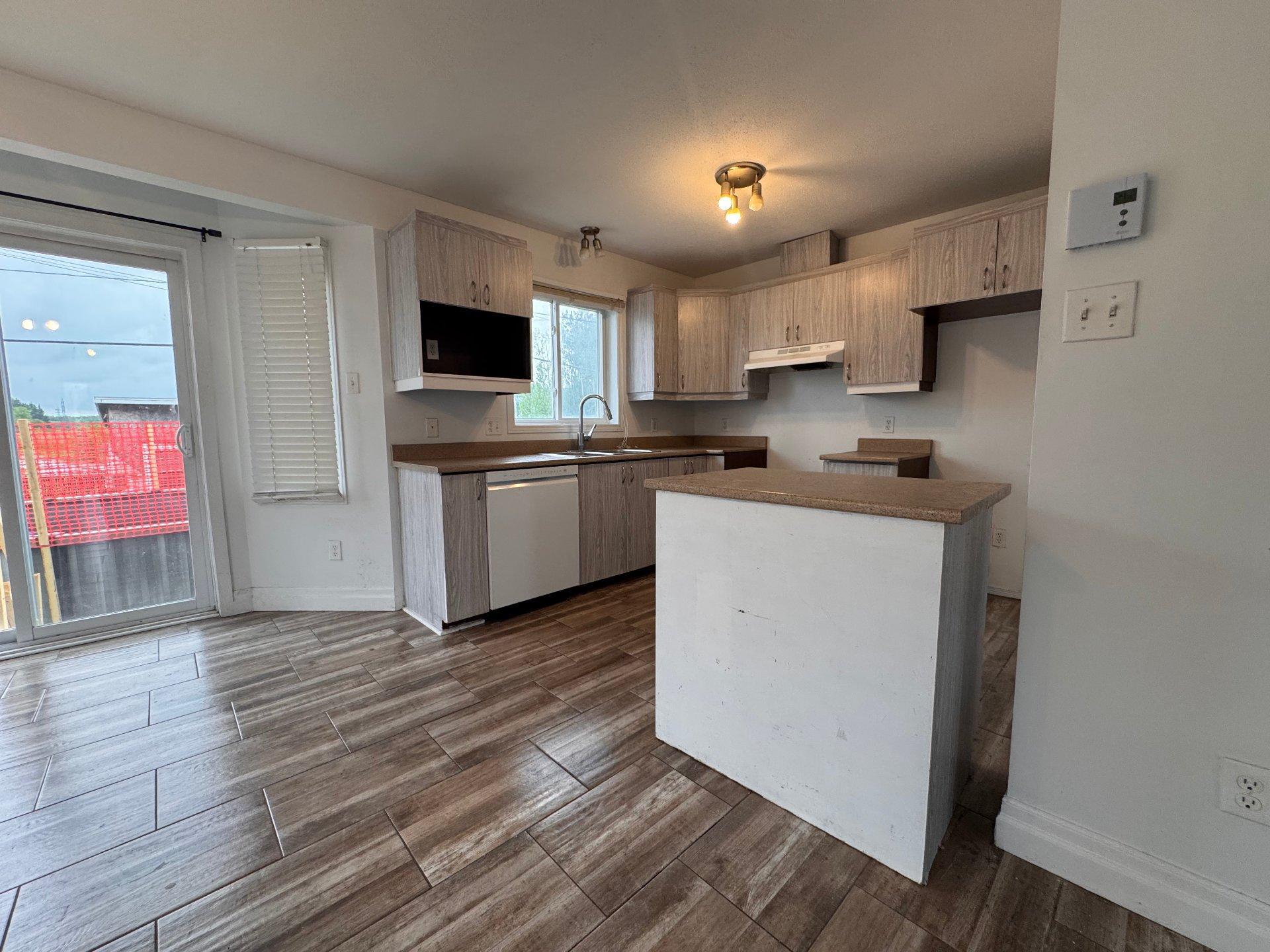 









408


Crois. Edwards

,
Thurso,




QC
J0X3B0

