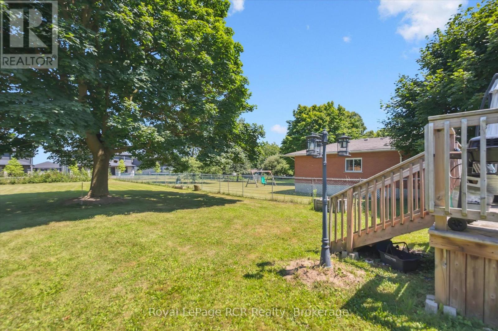 












240 EGREMONT STREET N

,
Wellington North (Mount Forest),




Ontario
N0G2L2


