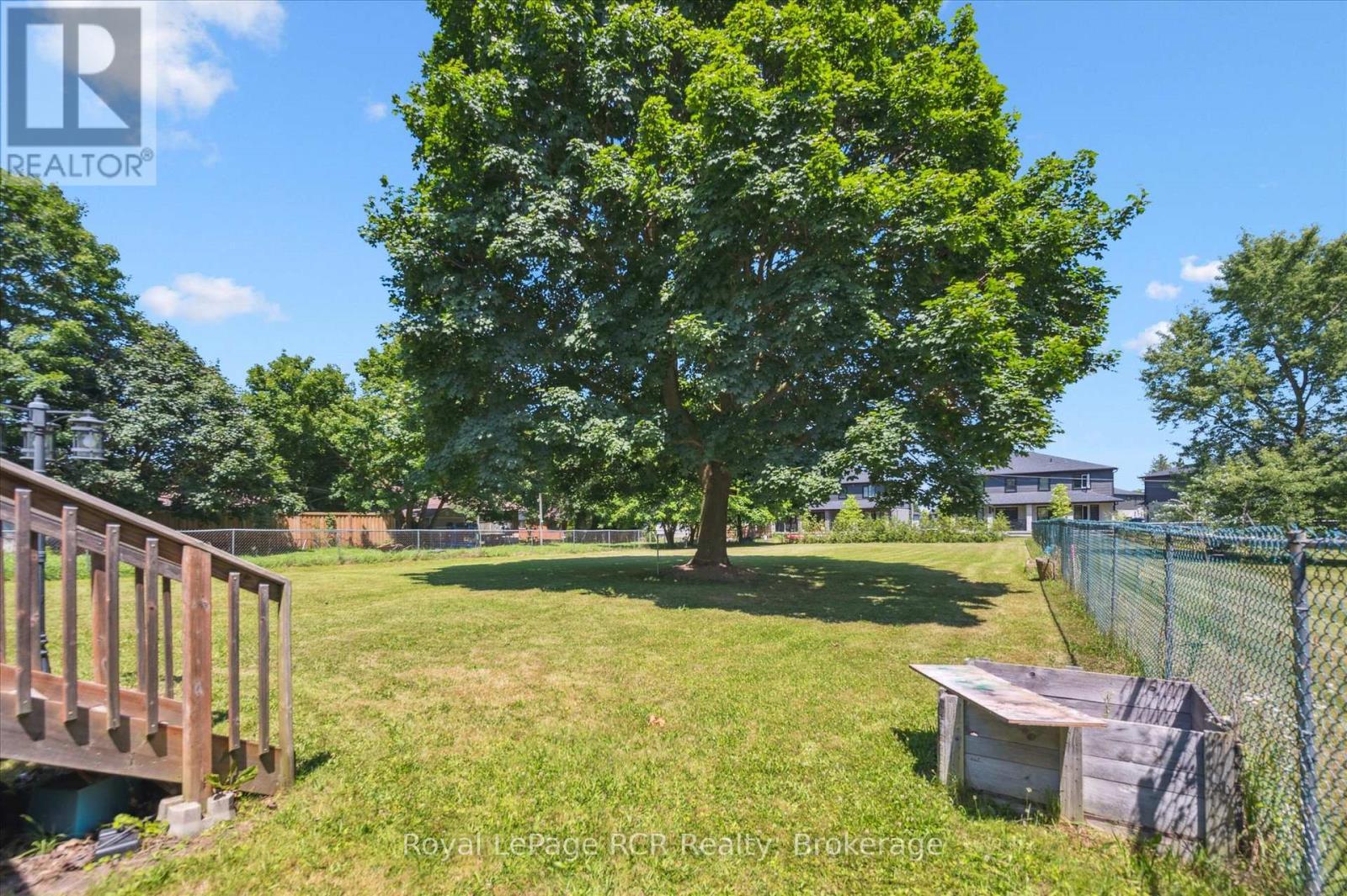 












240 EGREMONT STREET N

,
Wellington North (Mount Forest),




Ontario
N0G2L2


