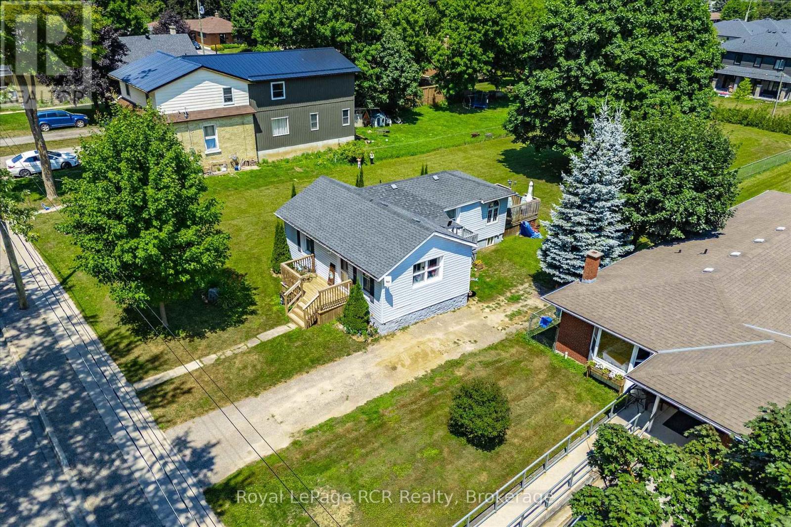 












240 EGREMONT STREET N

,
Wellington North (Mount Forest),




Ontario
N0G2L2

