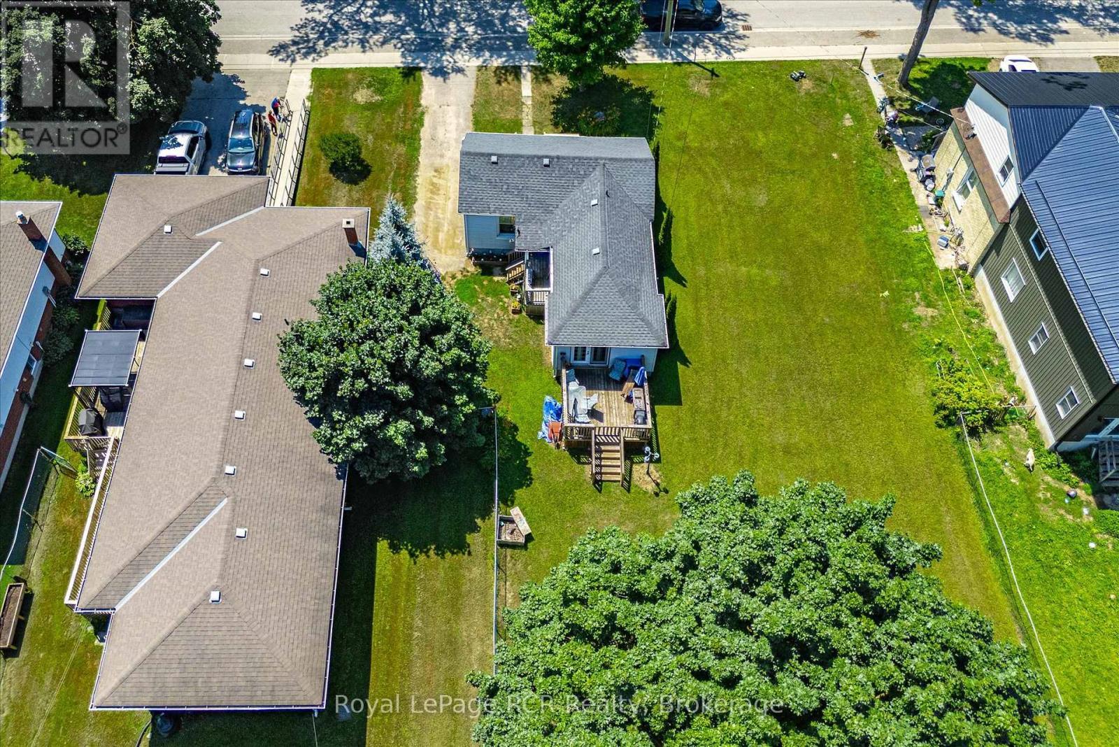 












240 EGREMONT STREET N

,
Wellington North (Mount Forest),




Ontario
N0G2L2

