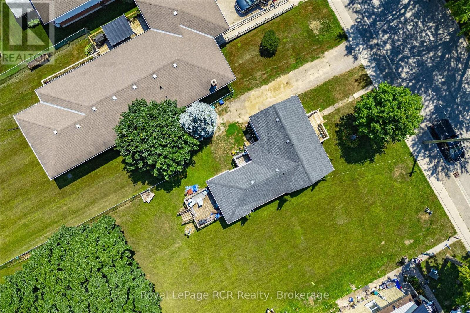 












240 EGREMONT STREET N

,
Wellington North (Mount Forest),




Ontario
N0G2L2

