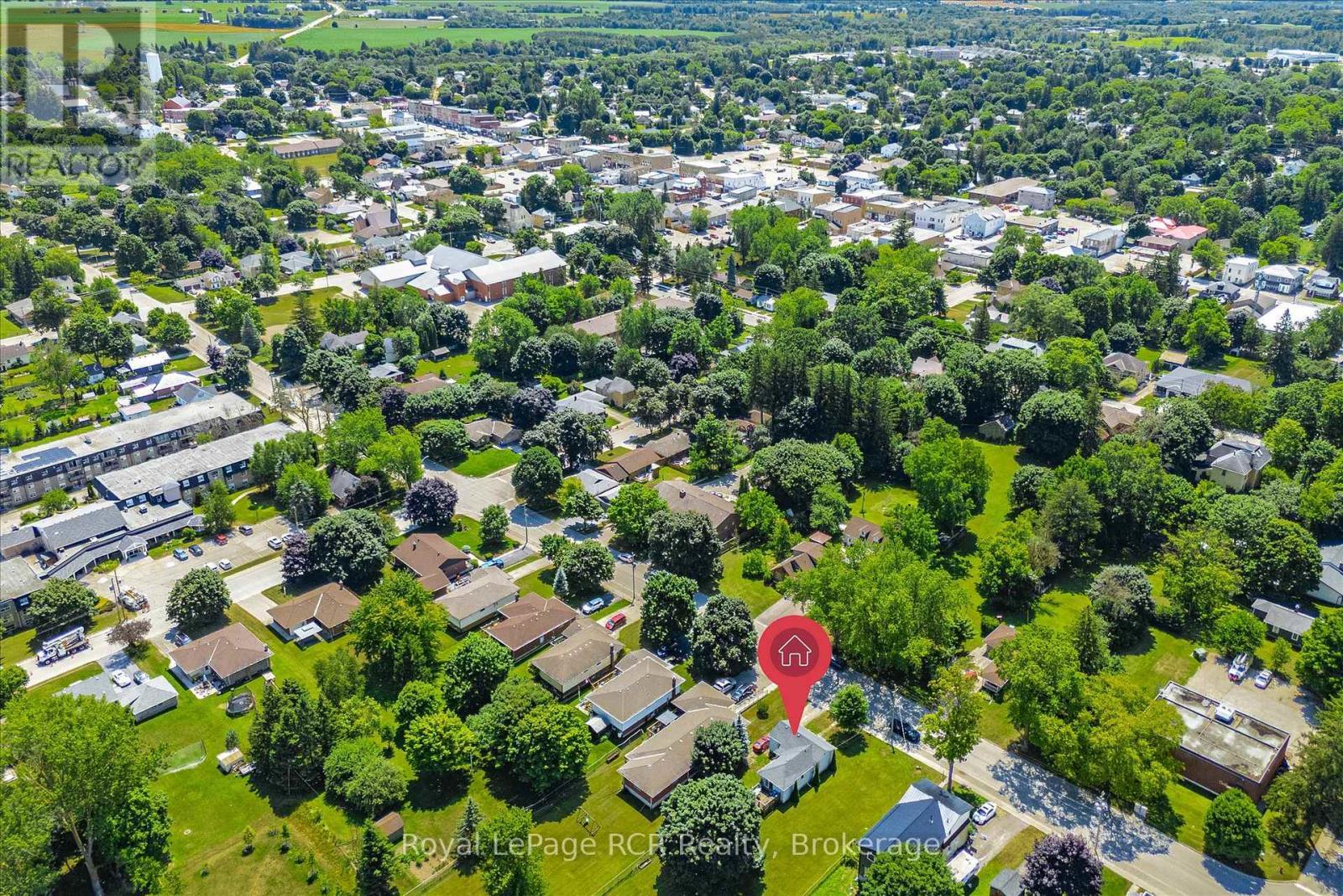 












240 EGREMONT STREET N

,
Wellington North (Mount Forest),




Ontario
N0G2L2

