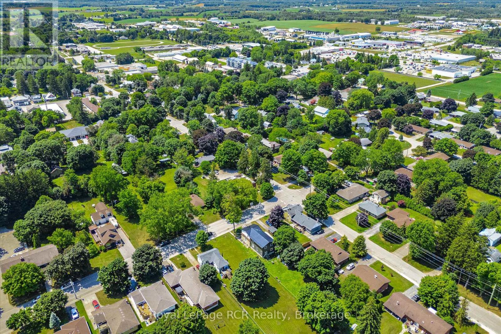 












240 EGREMONT STREET N

,
Wellington North (Mount Forest),




Ontario
N0G2L2

