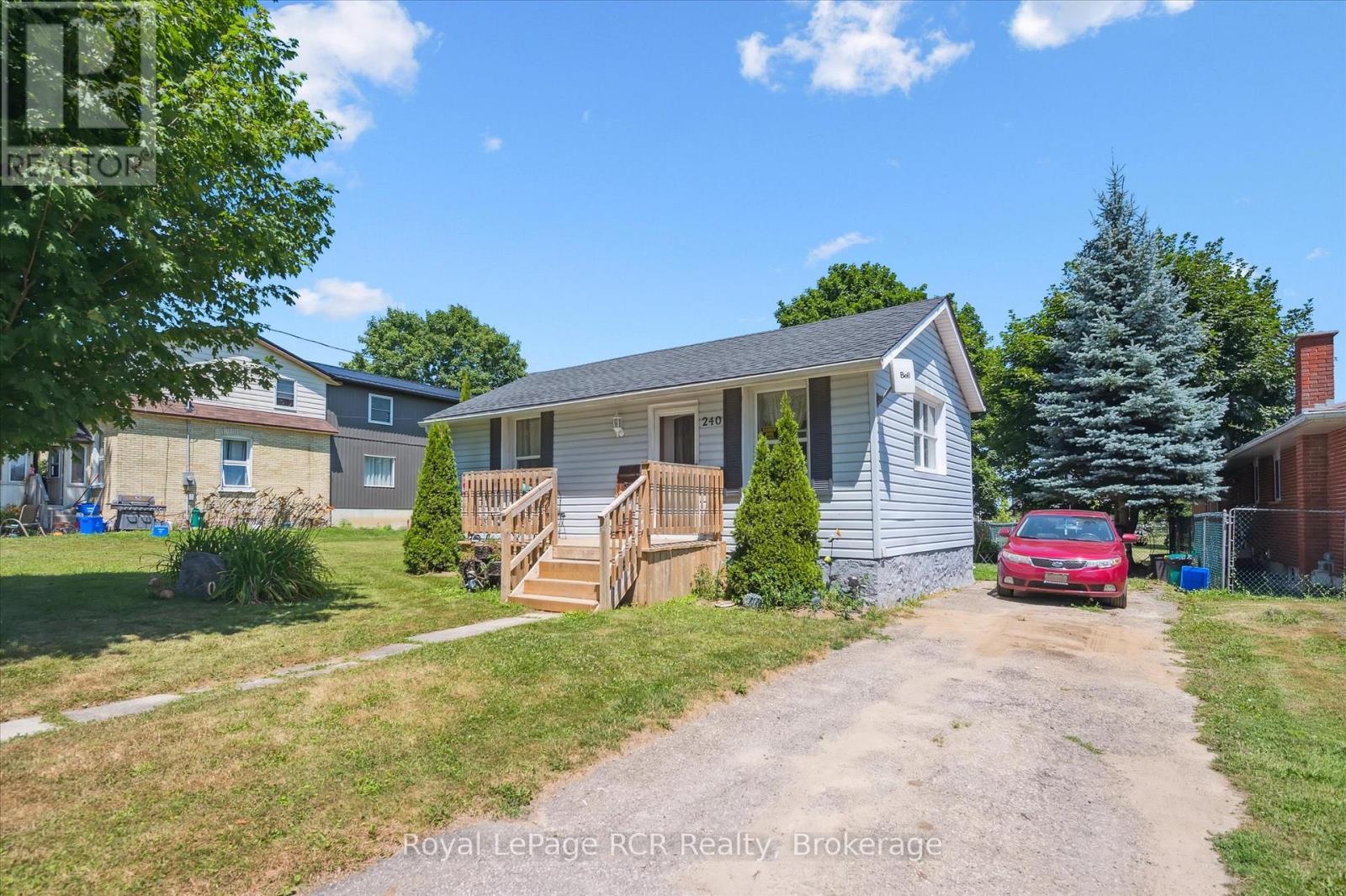 












240 EGREMONT STREET N

,
Wellington North (Mount Forest),




Ontario
N0G2L2

