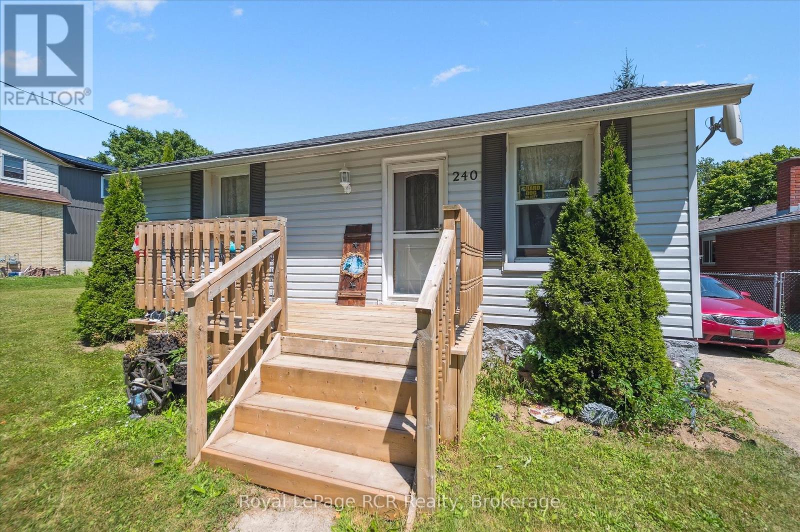












240 EGREMONT STREET N

,
Wellington North (Mount Forest),




Ontario
N0G2L2

