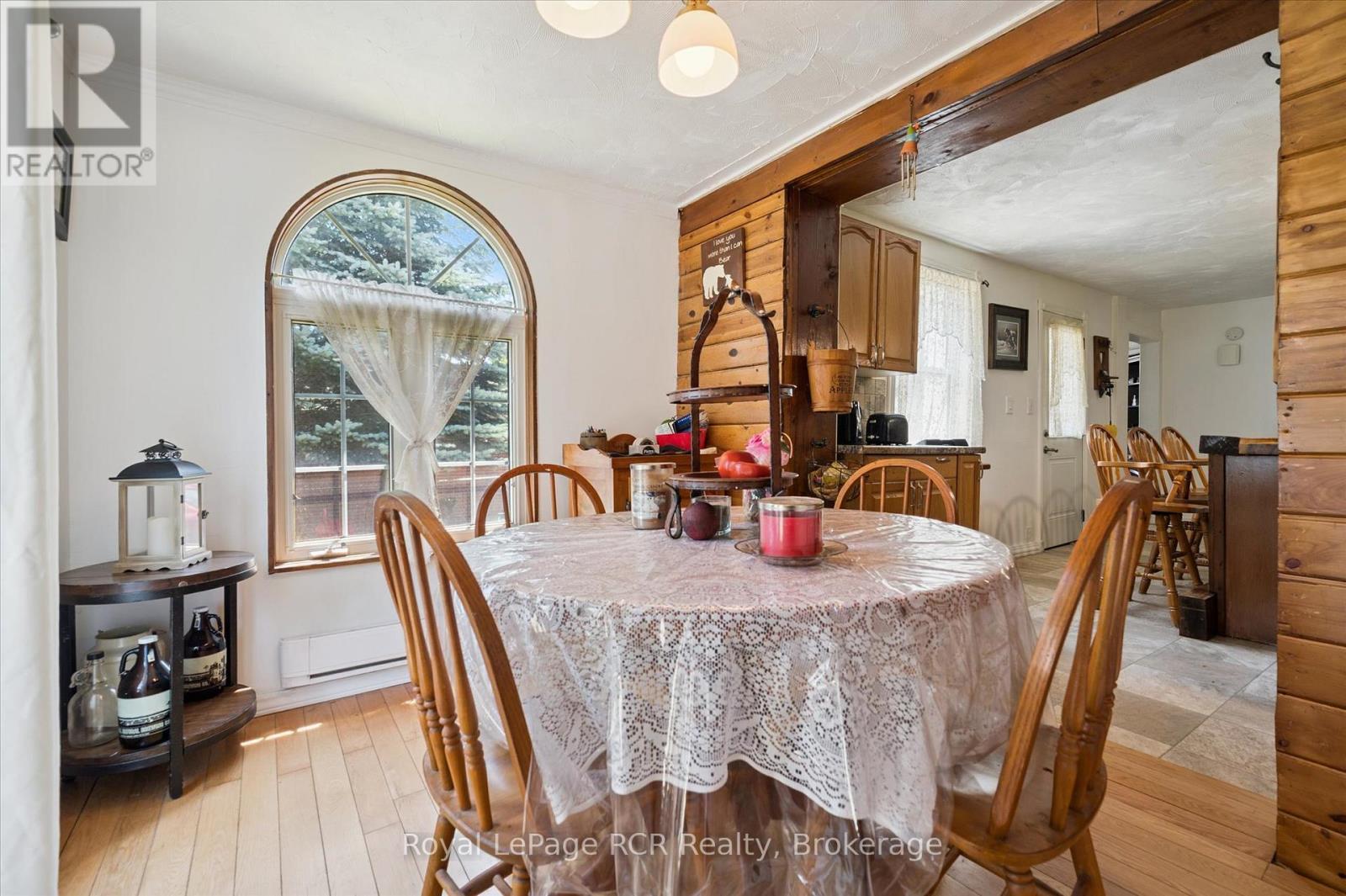 












240 EGREMONT STREET N

,
Wellington North (Mount Forest),




Ontario
N0G2L2

