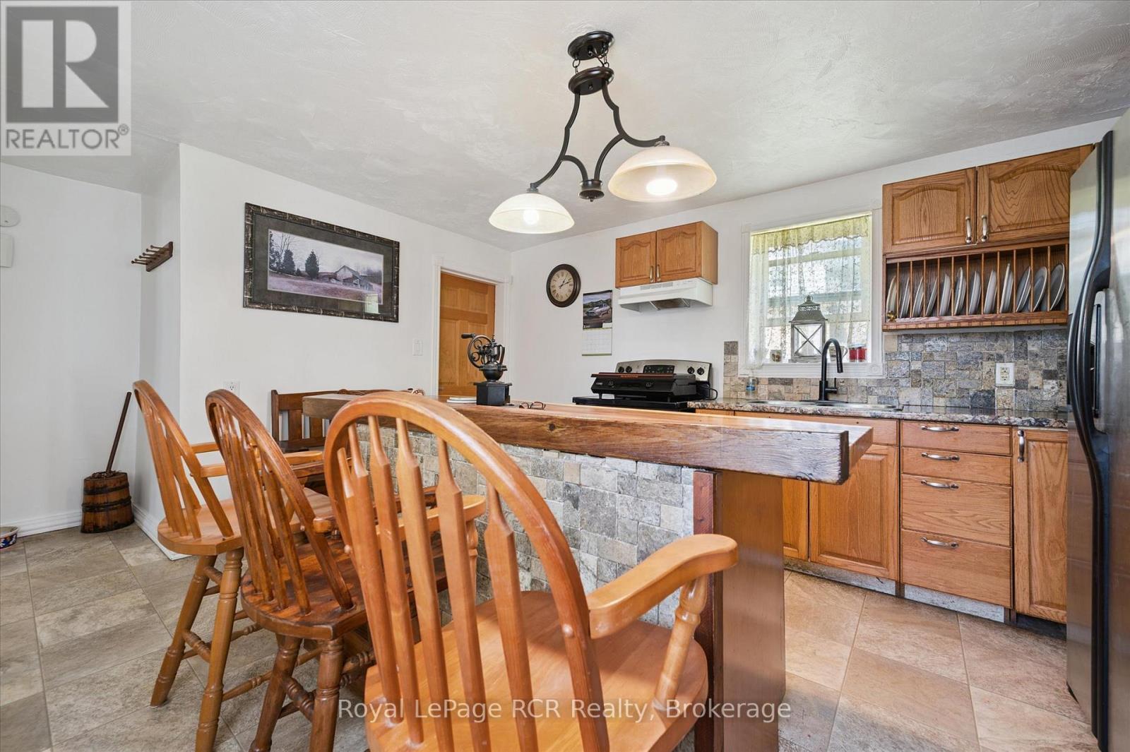












240 EGREMONT STREET N

,
Wellington North (Mount Forest),




Ontario
N0G2L2

