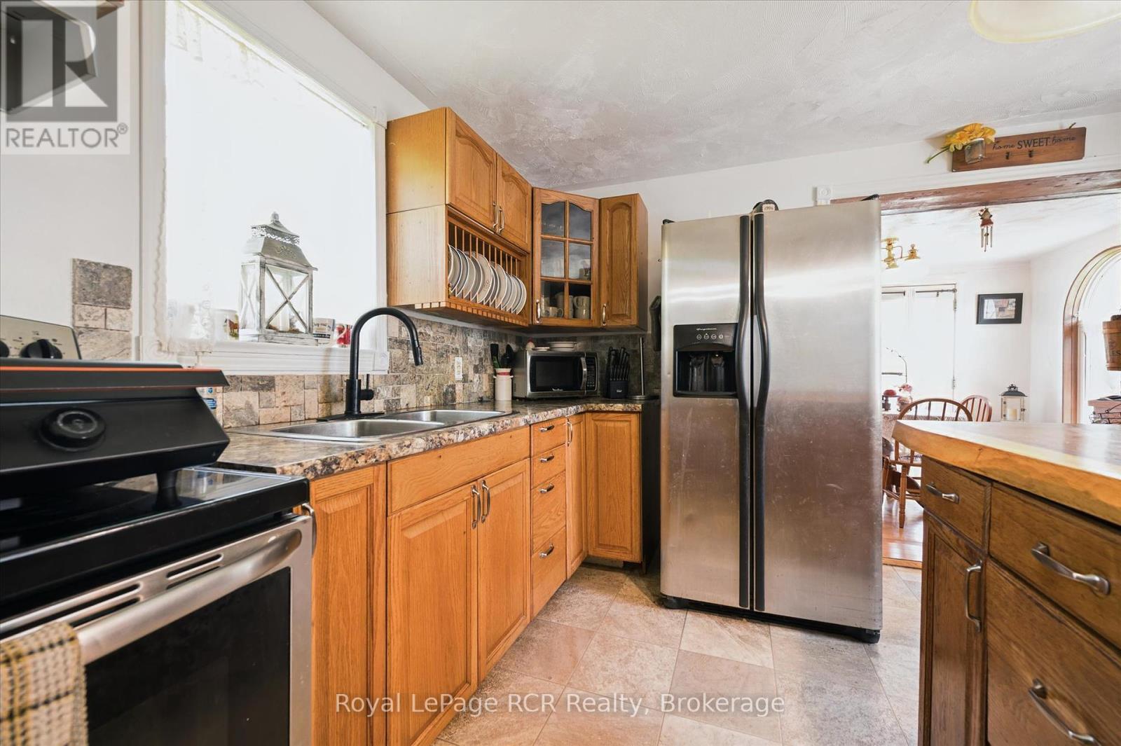 












240 EGREMONT STREET N

,
Wellington North (Mount Forest),




Ontario
N0G2L2

