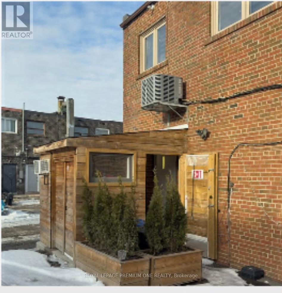 












7 - 70 PLUNKETT ROAD

,
Toronto,




Ontario
M9L2J4

