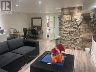 












7 - 70 PLUNKETT ROAD

,
Toronto,




Ontario
M9L2J4

