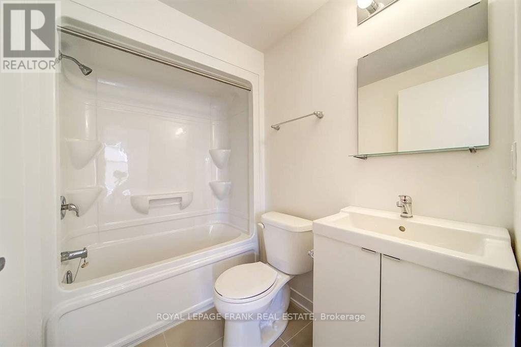 












8 - 1720 SIMCOE STREET N

,
Oshawa (Samac),




Ontario
L1G4X9

