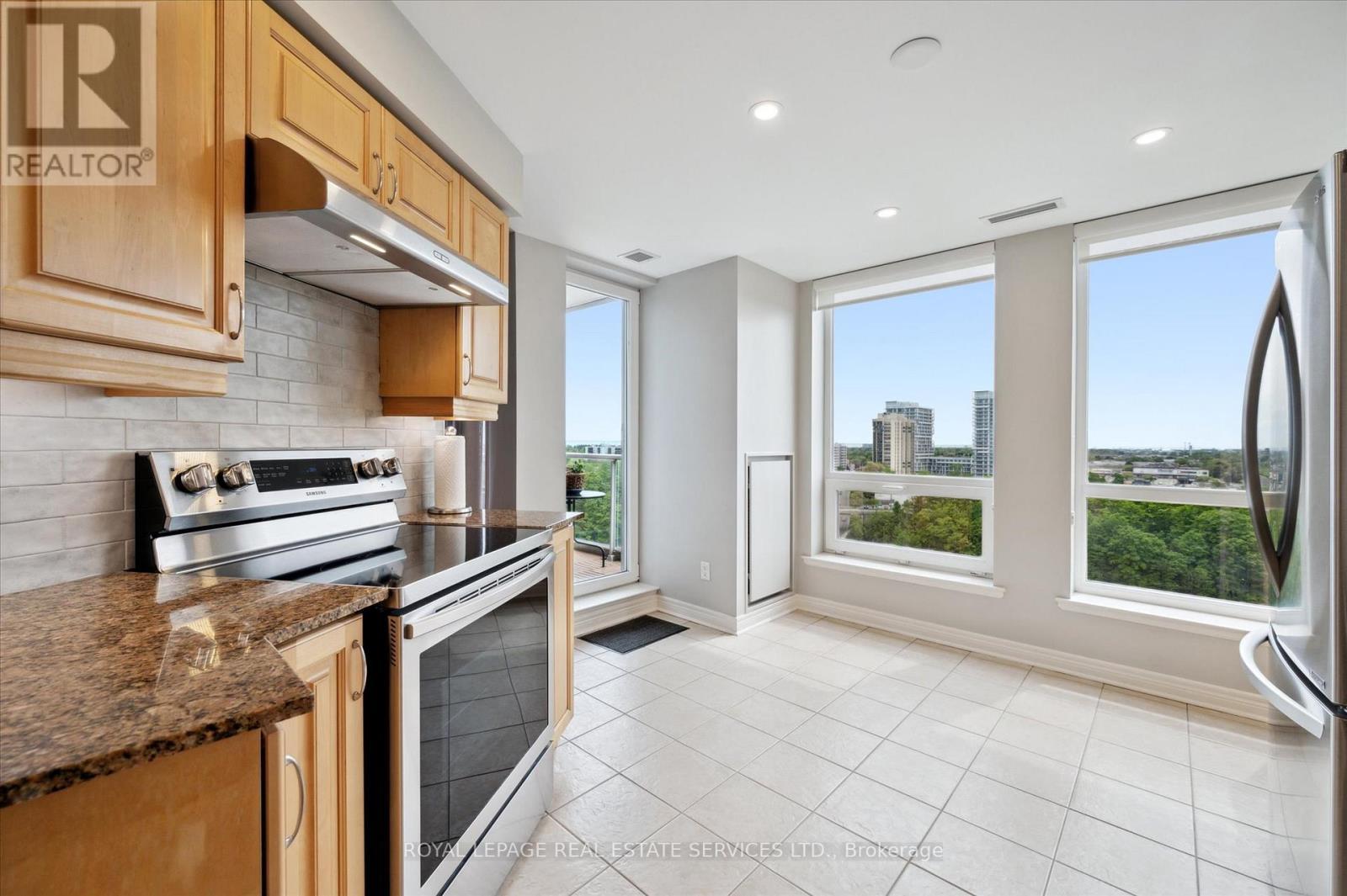 












LPH1 - 40 OLD MILL ROAD

,
Oakville,




Ontario
L6J7W2

