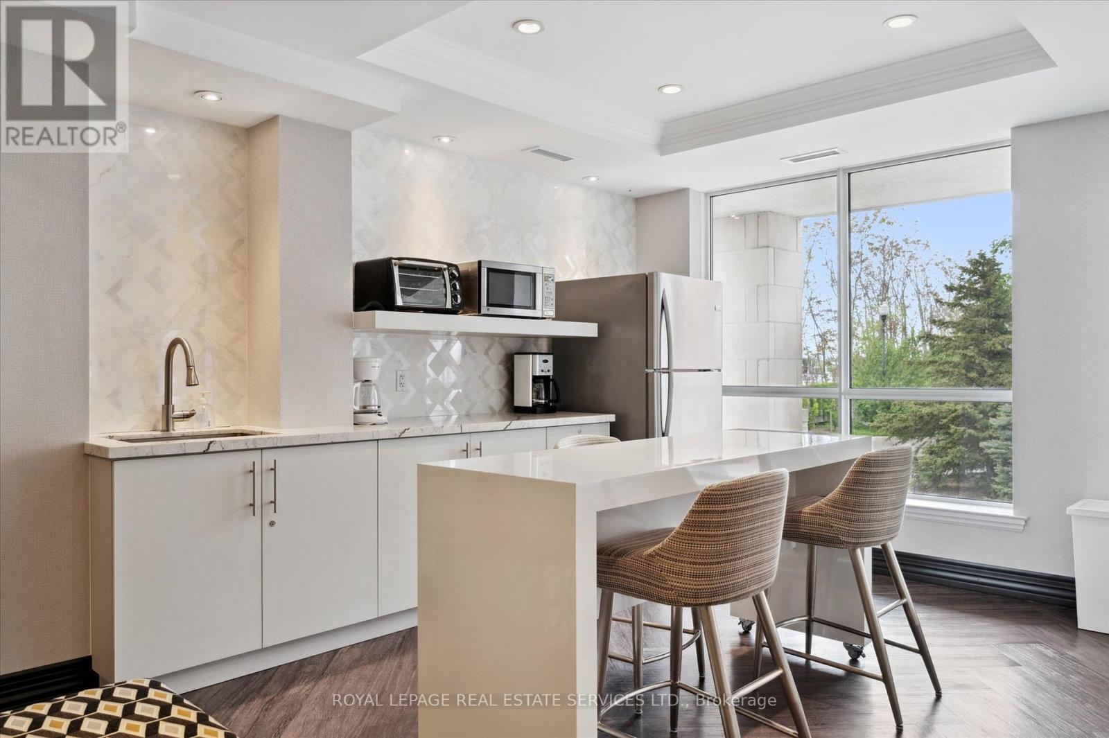 












LPH1 - 40 OLD MILL ROAD

,
Oakville,




Ontario
L6J7W2

