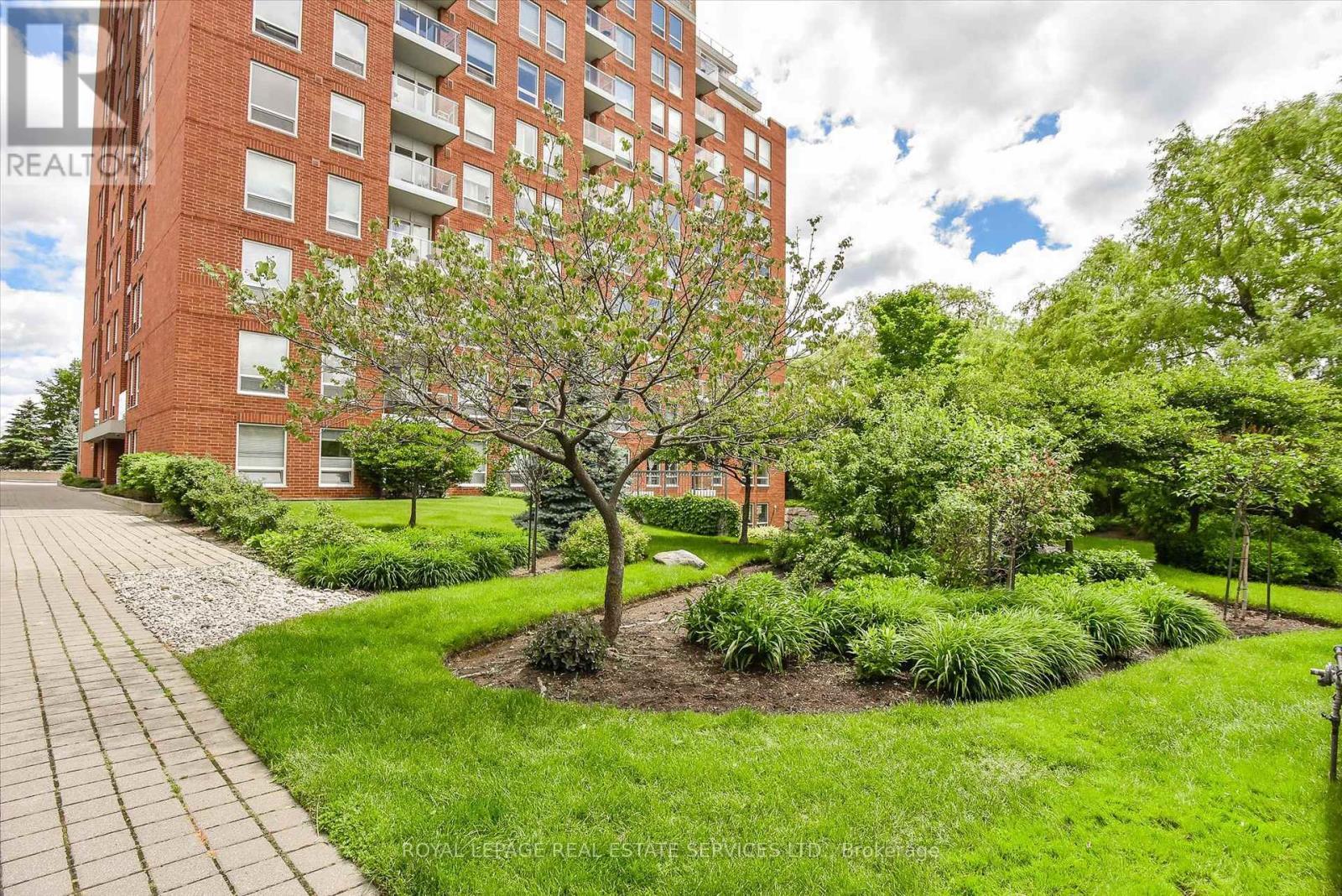 












LPH1 - 40 OLD MILL ROAD

,
Oakville,




Ontario
L6J7W2

