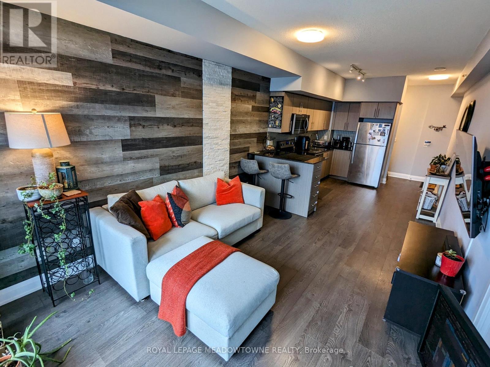 












1210 - 55 SPEERS ROAD

,
Oakville,




Ontario
L6K0H9

