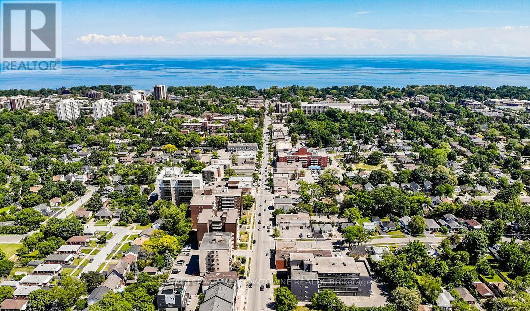 












1210 - 55 SPEERS ROAD

,
Oakville,




Ontario
L6K0H9

