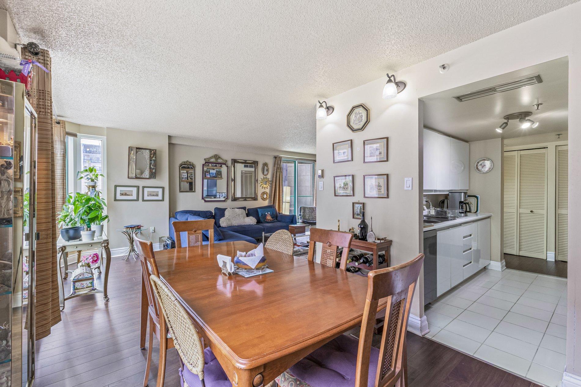 









1625


Av. Lincoln

, 1402,
Montréal (Ville-Marie),




QC
H3H2T5

