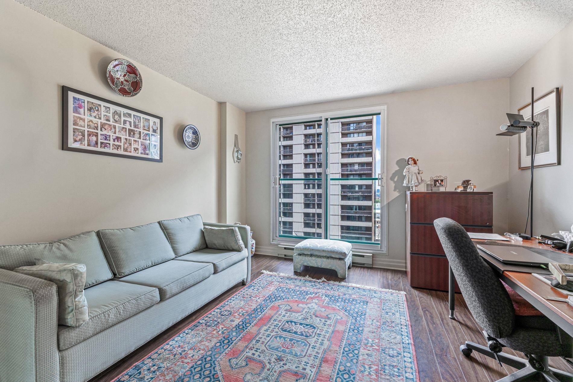 









1625


Av. Lincoln

, 1402,
Montréal (Ville-Marie),




QC
H3H2T5

