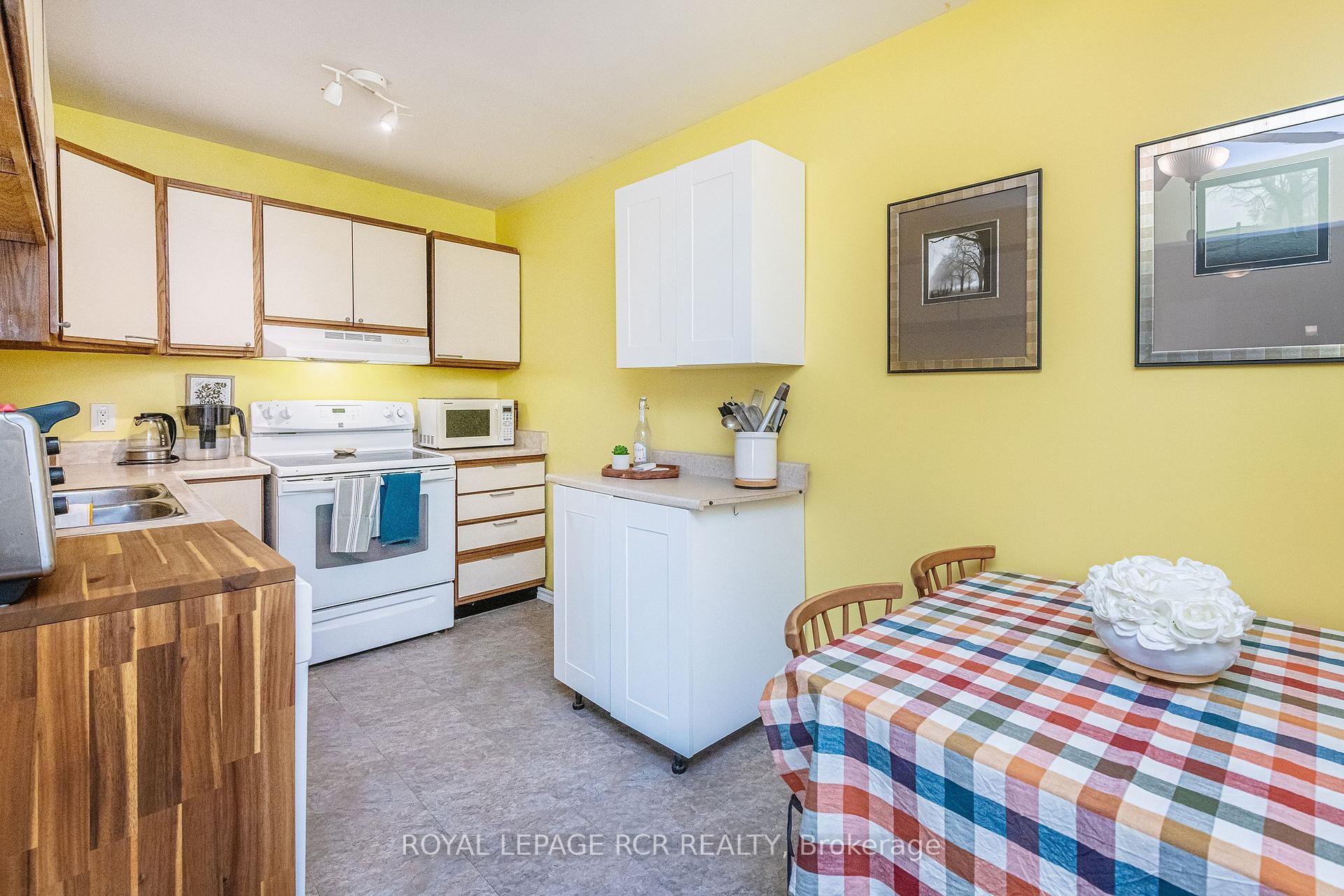 









90


Lawrence

Avenue, 106,
Orangeville,




ON
L9W 4J6

