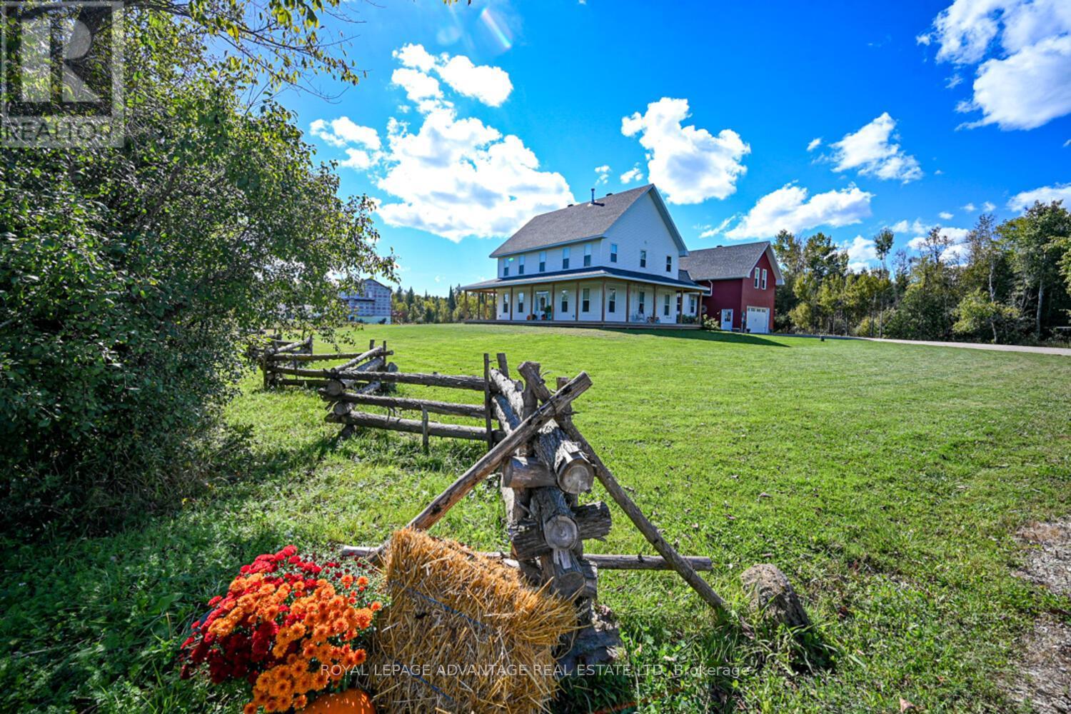 












455 CHURCHILL ROAD

,
Drummond/North Elmsley,




Ontario
K7A4S4

