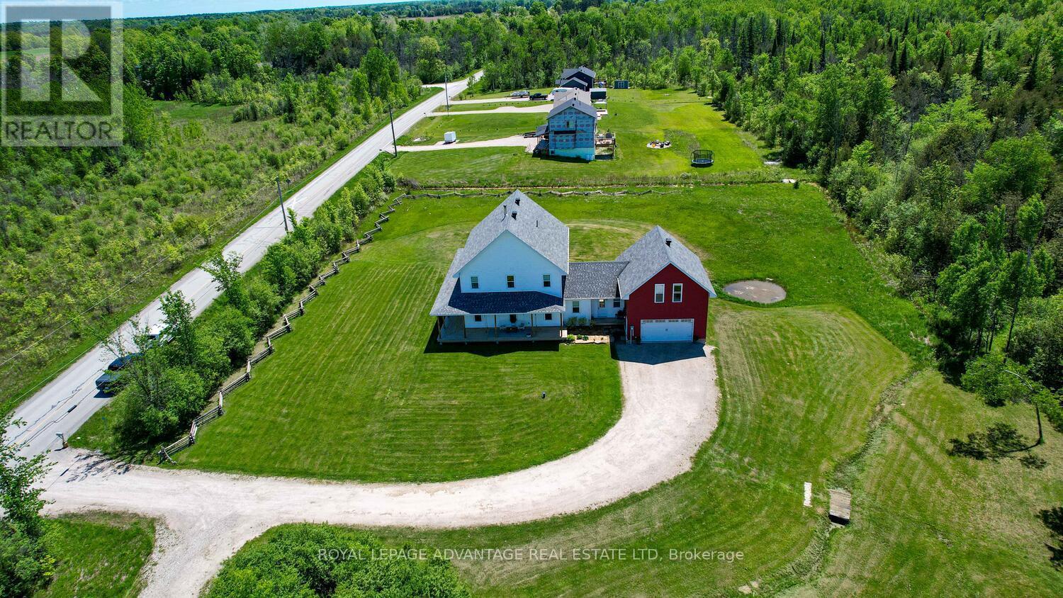 












455 CHURCHILL ROAD

,
Drummond/North Elmsley,




Ontario
K7A4S4

