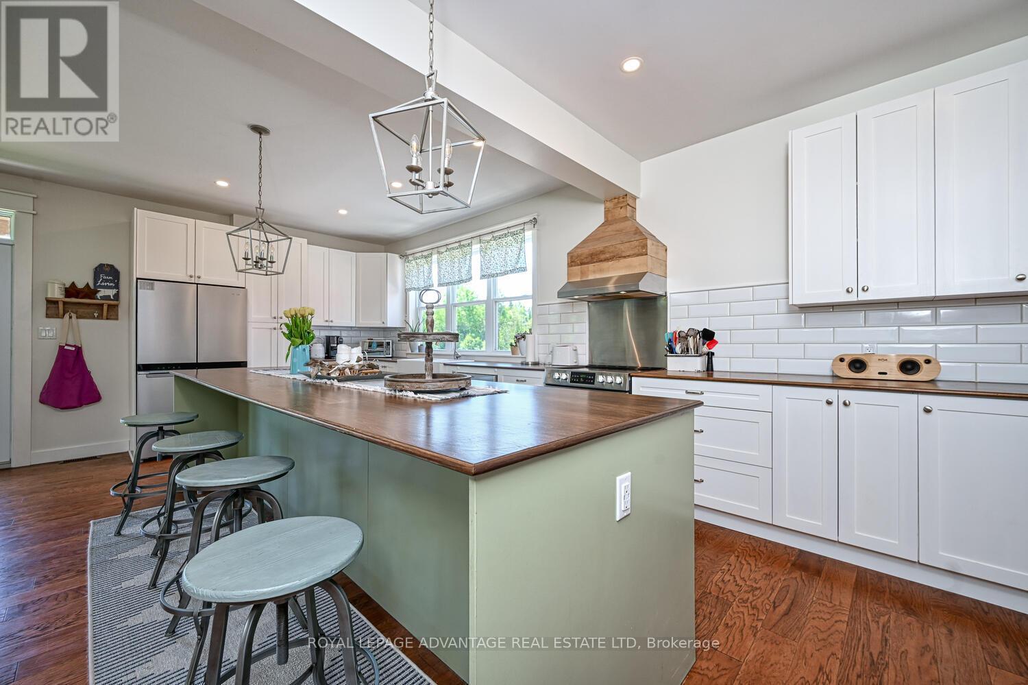 












455 CHURCHILL ROAD

,
Drummond/North Elmsley,




Ontario
K7A4S4

