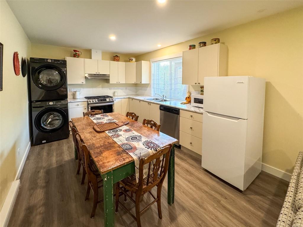 









6654


Bellevue

Drive,
Oliver,




BC
V0H 1T4

