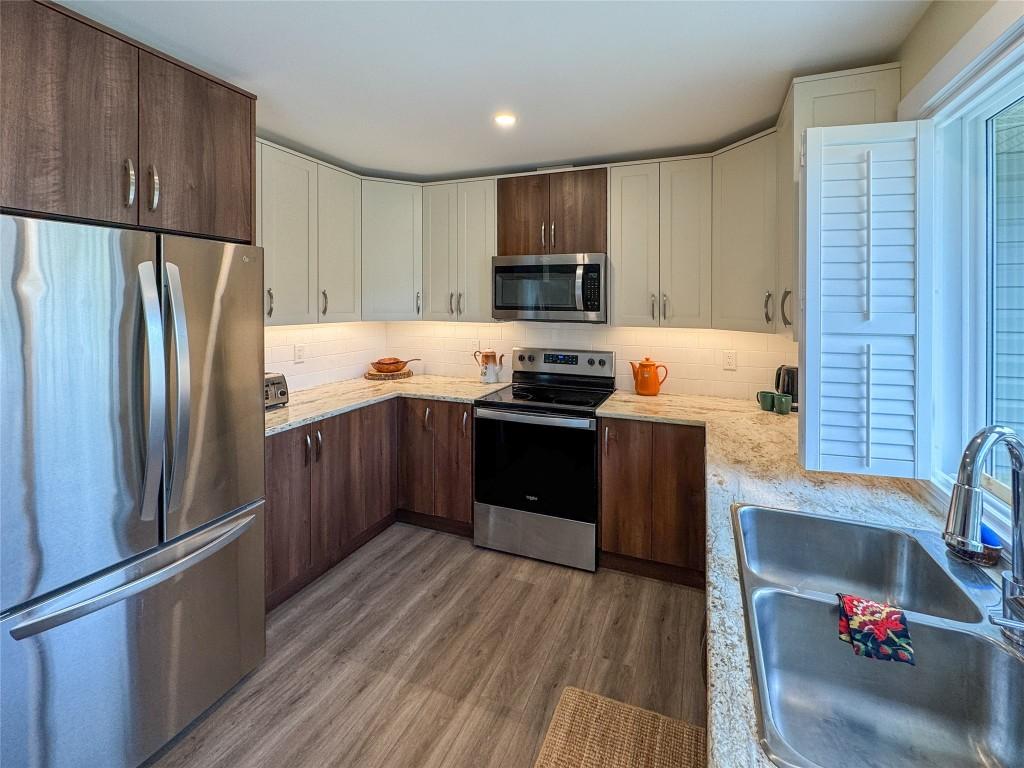 









6654


Bellevue

Drive,
Oliver,




BC
V0H 1T4


