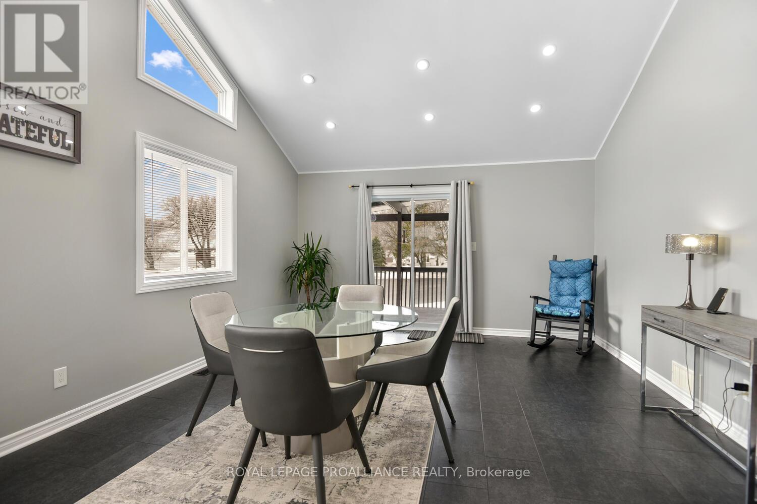 












11 JUDY PLACE

,
Edwardsburgh/Cardinal,




Ontario
K0E1E0

