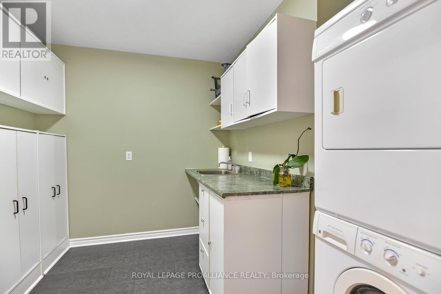 












11 JUDY PLACE

,
Edwardsburgh/Cardinal,




Ontario
K0E1E0

