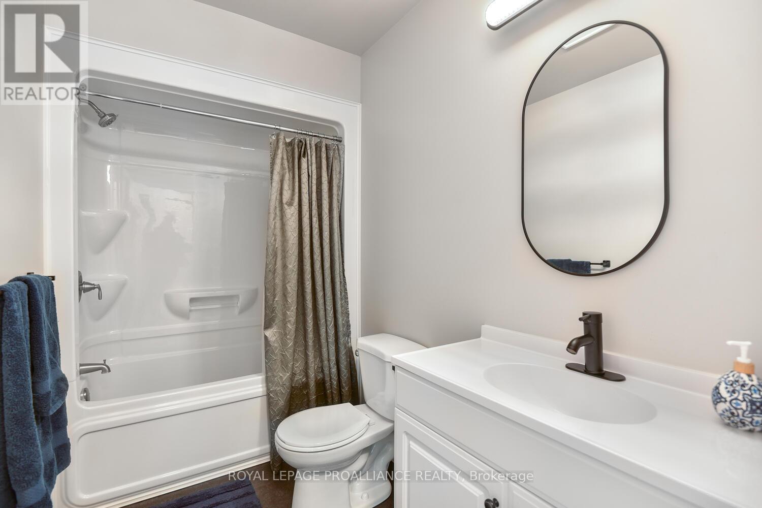 












11 JUDY PLACE

,
Edwardsburgh/Cardinal,




Ontario
K0E1E0

