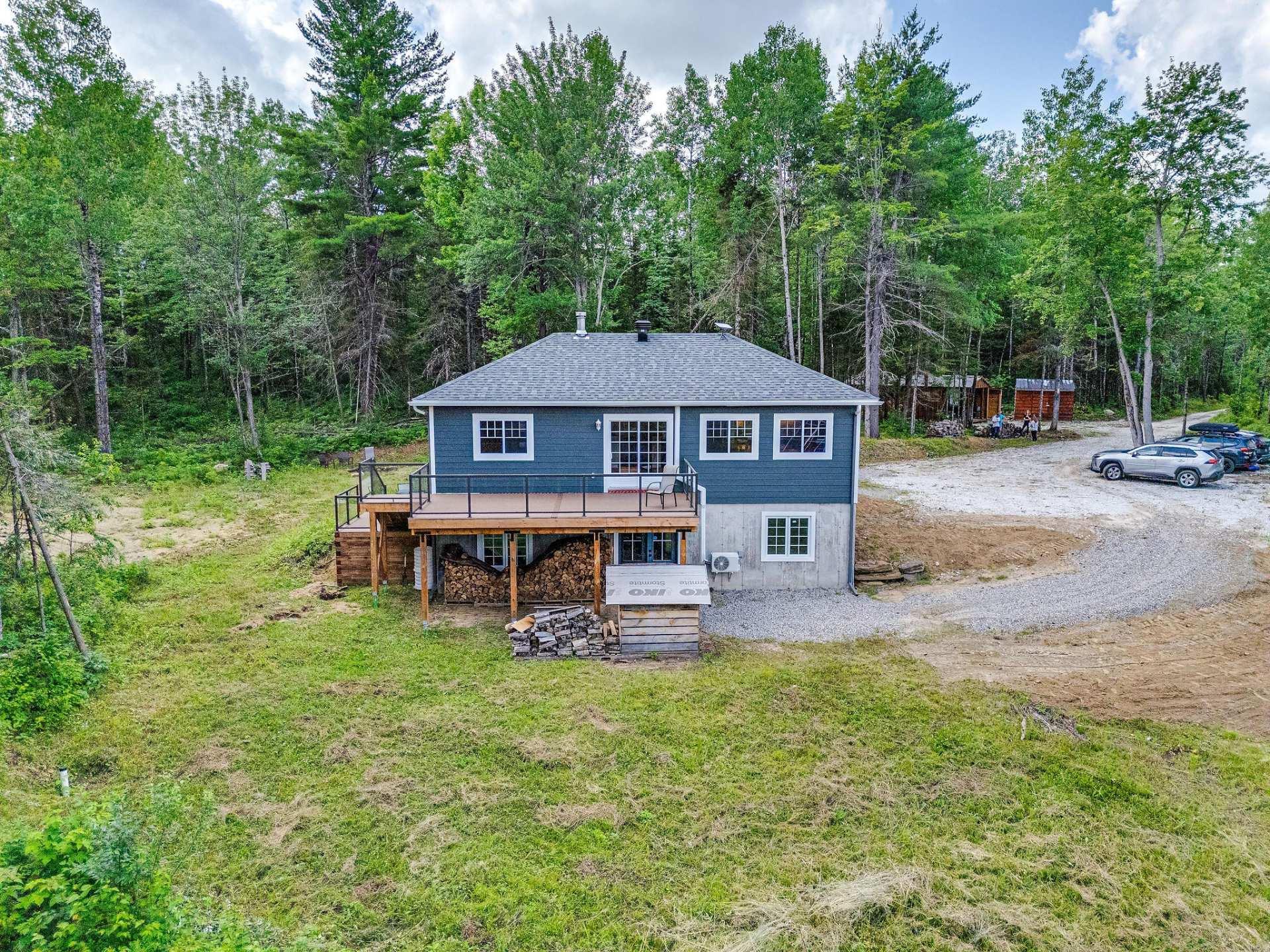 









846


Ch. Firobin

,
Alleyn-et-Cawood,




QC
J0X2A0

