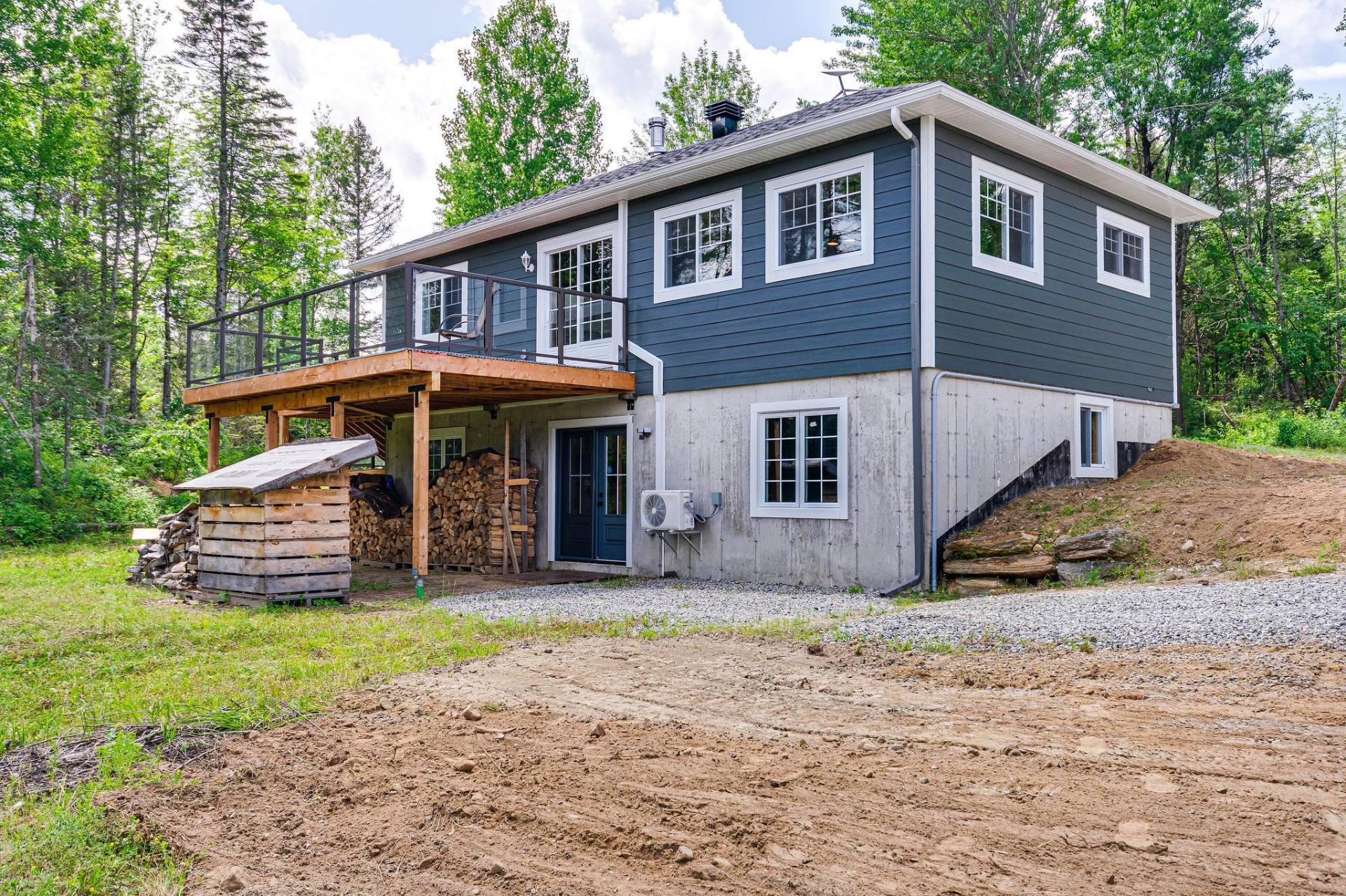 









846


Ch. Firobin

,
Alleyn-et-Cawood,




QC
J0X2A0

