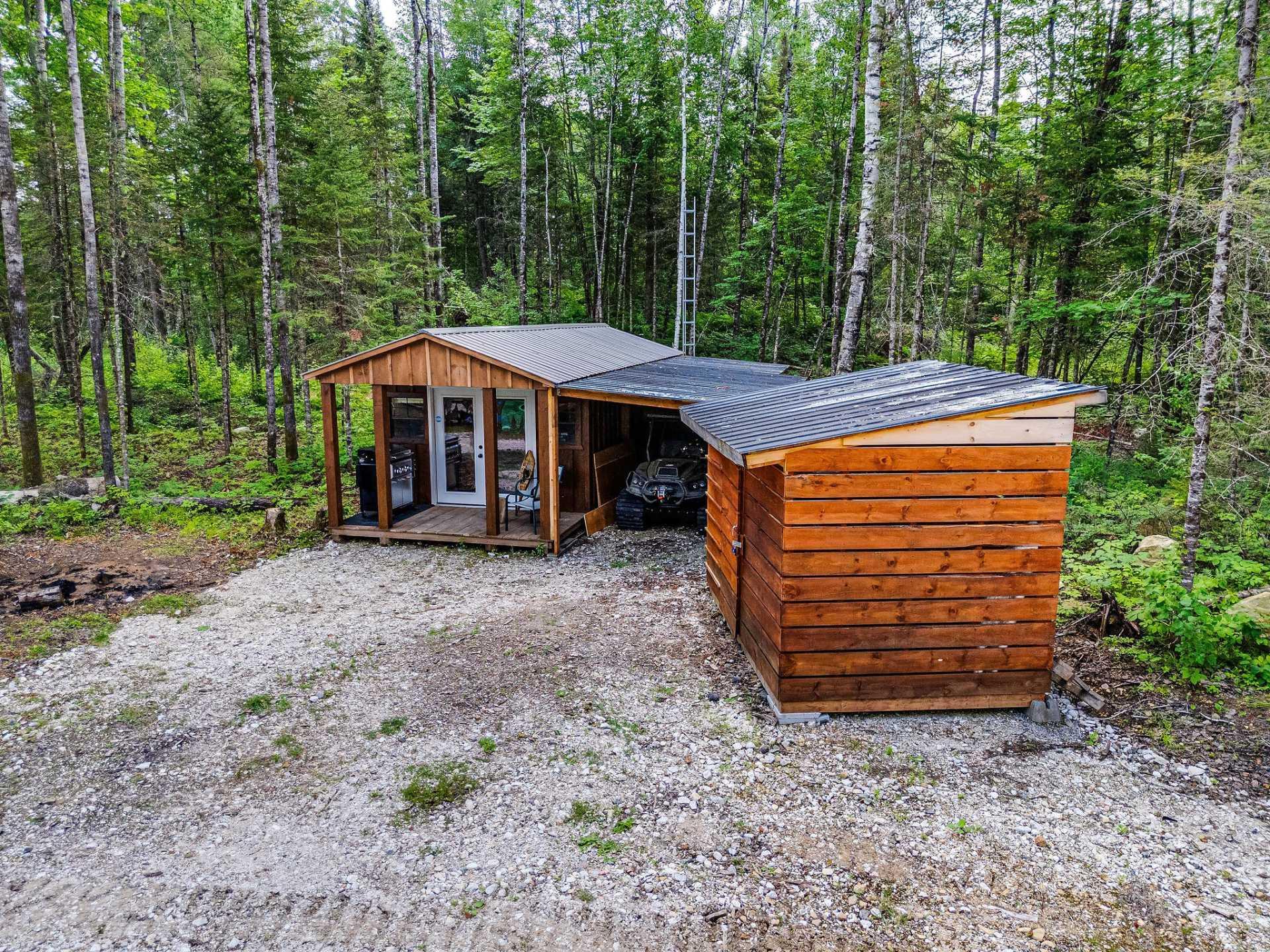 









846


Ch. Firobin

,
Alleyn-et-Cawood,




QC
J0X2A0


