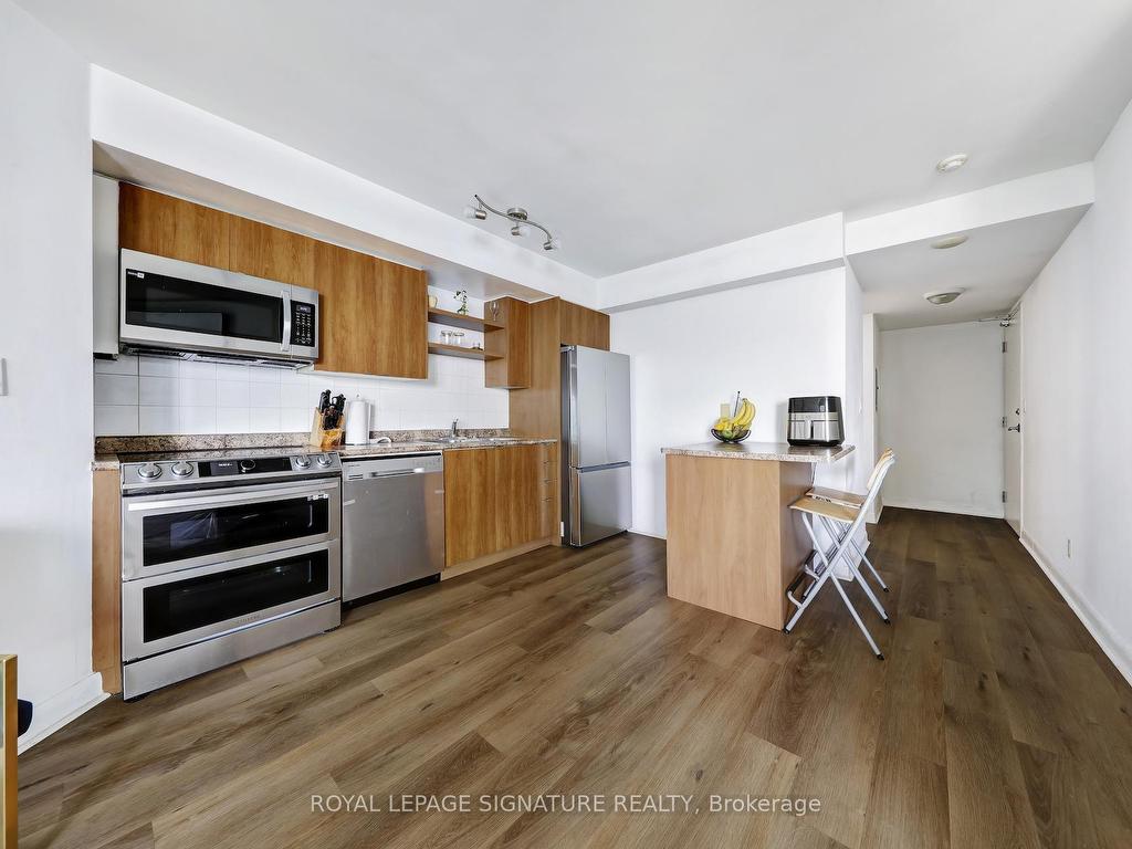 









600


Fleet

Street, 2405,
Toronto,




ON
M5V 1B7

