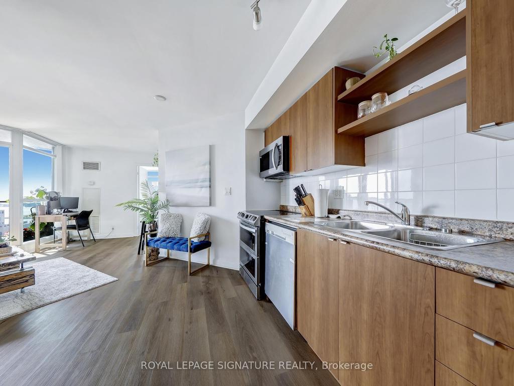 









600


Fleet

Street, 2405,
Toronto,




ON
M5V 1B7

